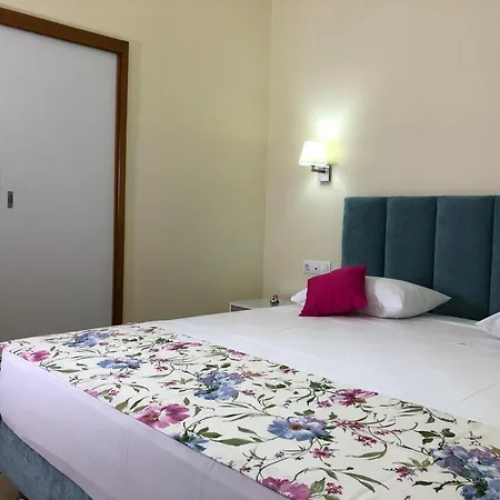 Laios (adults Only) לימנאס