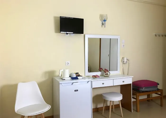 מלון Laios (adults Only) לימנאס